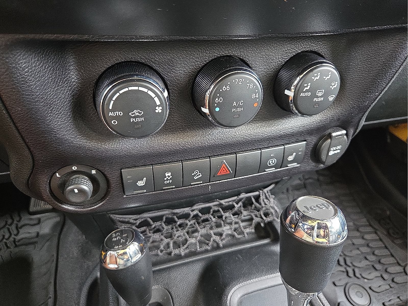 Used 2015 Jeep Wrangler Unlimited Sahara w/ Max Tow Package AWD/4WD image 21