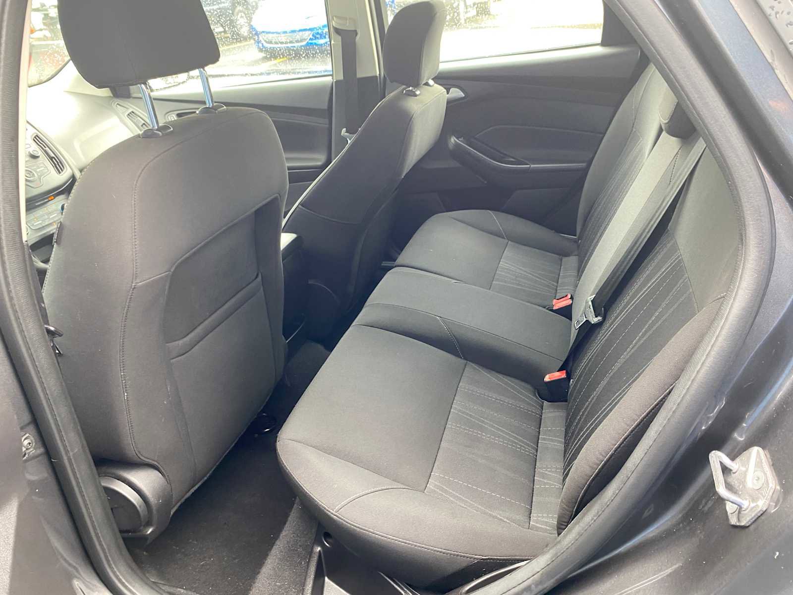 Used 2015 Ford Focus SE image 10