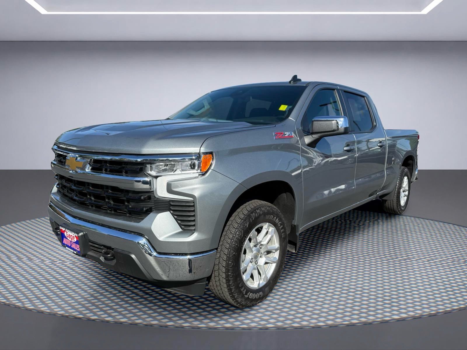Used 2025 Chevrolet Silverado 1500 LT w/ Z71 Off-Road Package AWD/4WD image 2