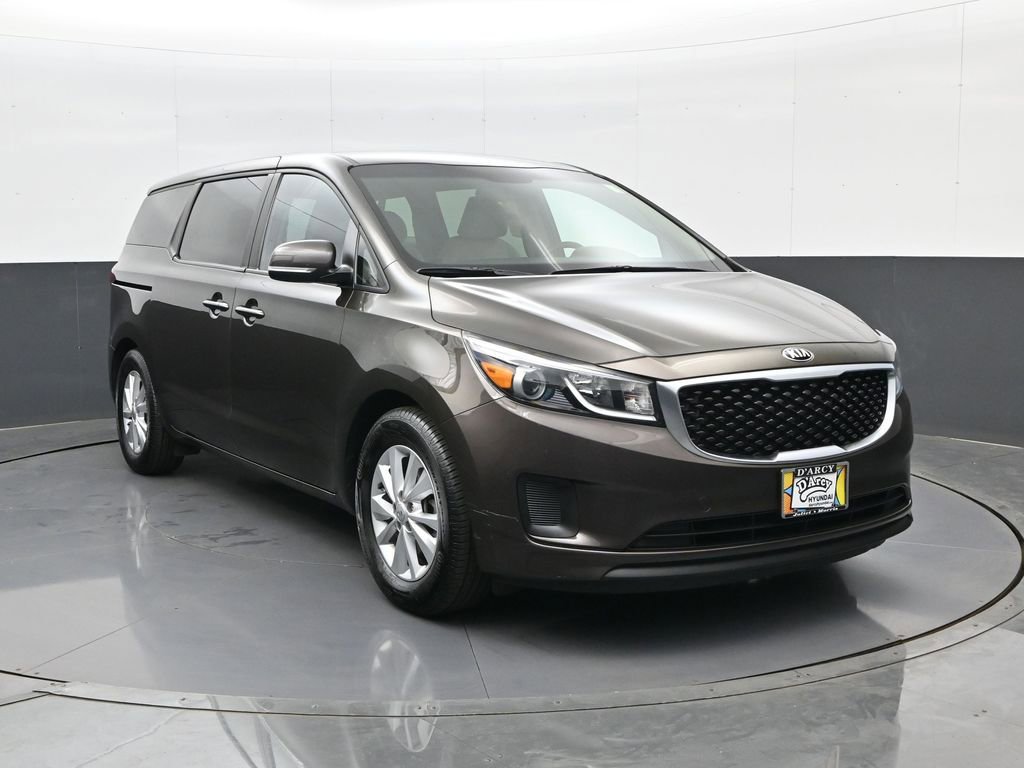 Used 2017 Kia Sedona LX image 3