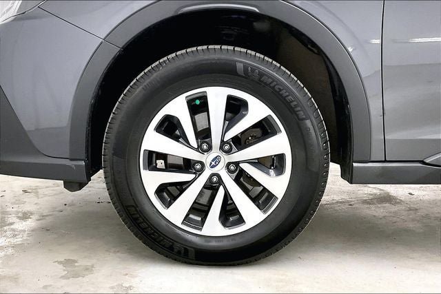 Used 2021 Subaru Outback Premium image 10