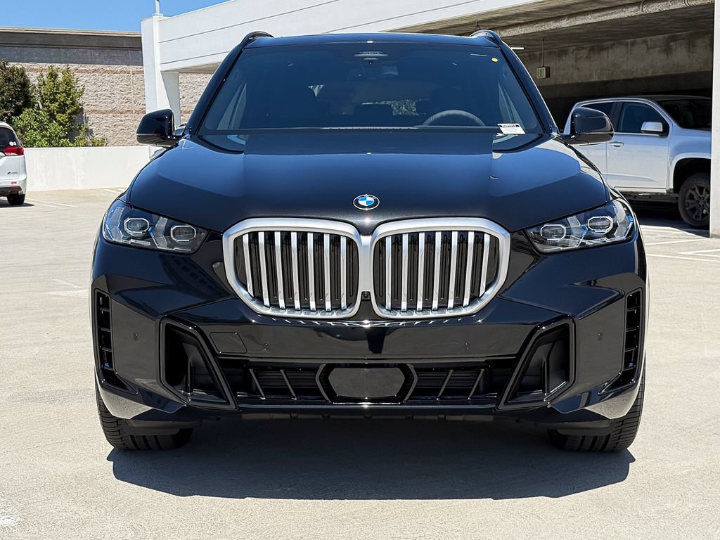 New 2026 BMW X5 xDrive40i w/ M Sport Package AWD/4WD image 2