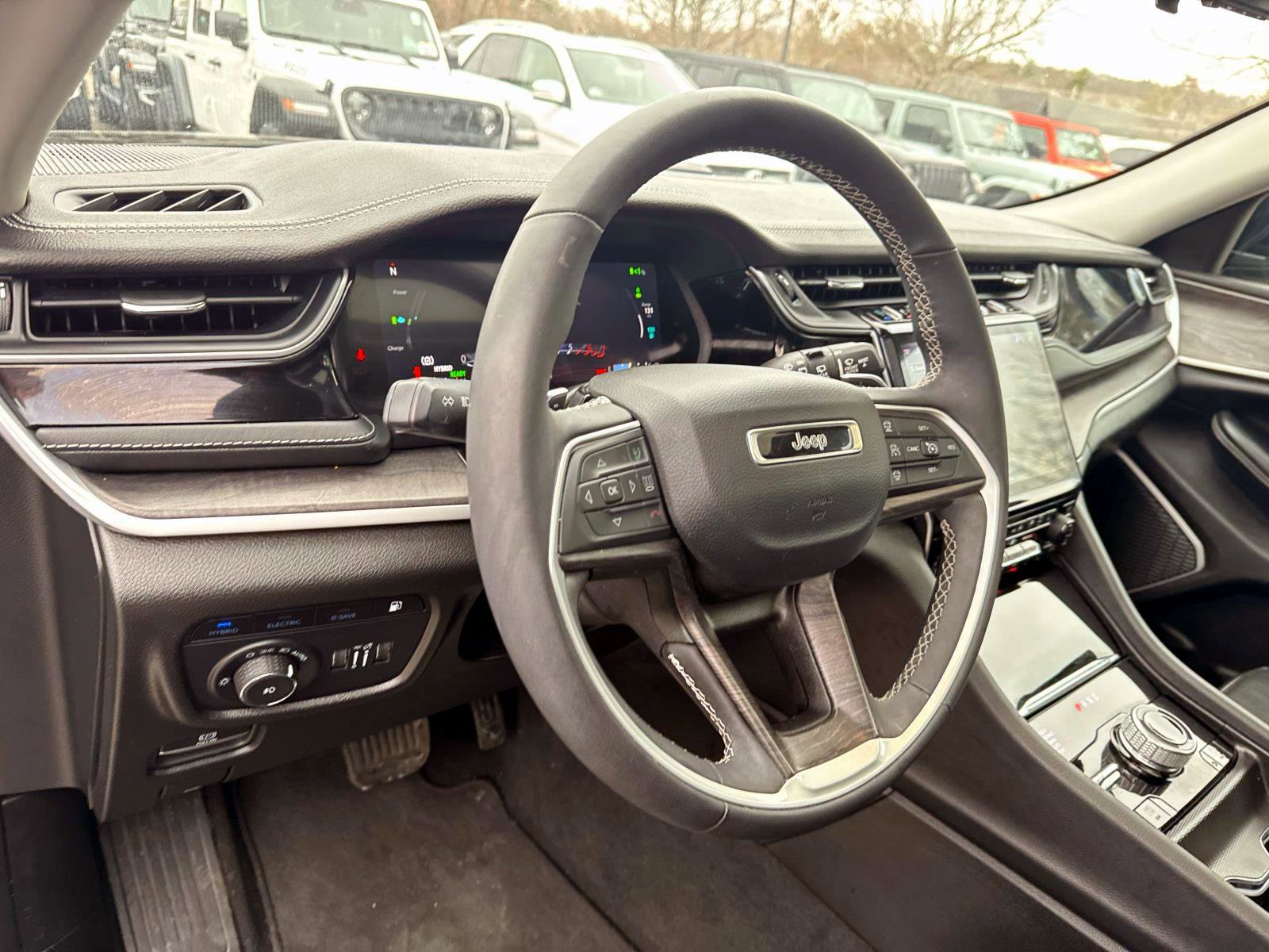 Used 2023 Jeep Grand Cherokee 30th Anniversary image 16