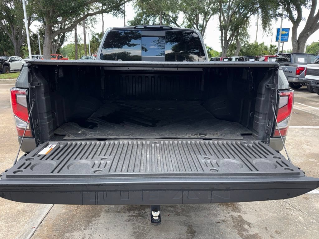Used 2024 Nissan Titan PRO-4X AWD/4WD image 32