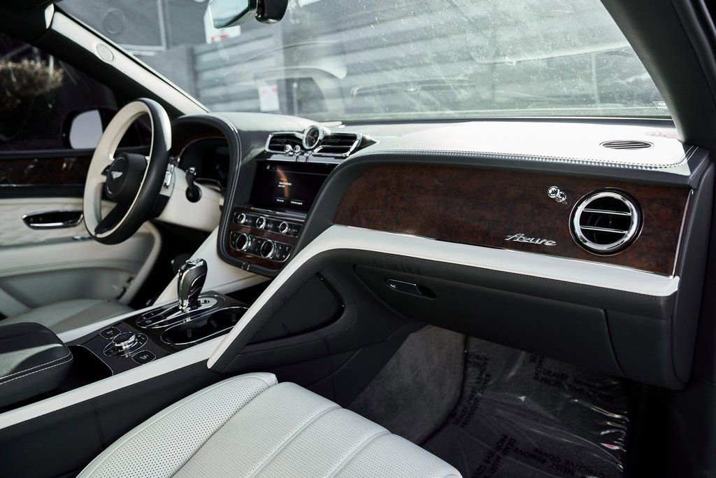 Used 2023 Bentley Bentayga Extended Wheelbase AWD/4WD image 40