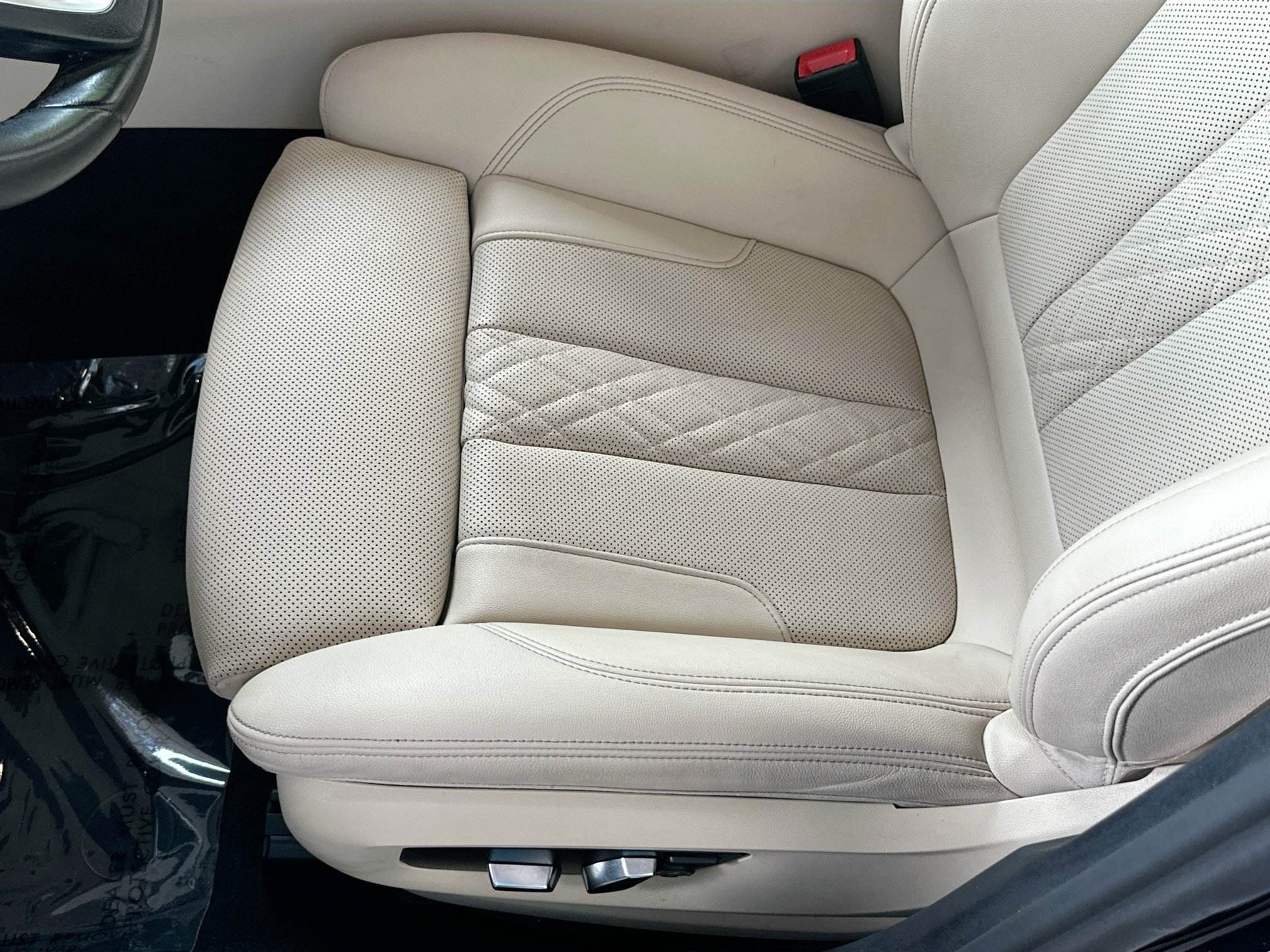 Certified 2023 BMW 530i w/ Convenience Package RWD image 18