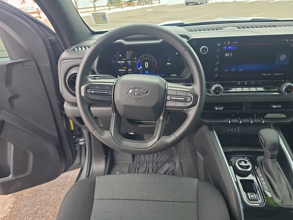 Used 2024 Chevrolet Colorado Trail Boss w/ Technology Package image 15