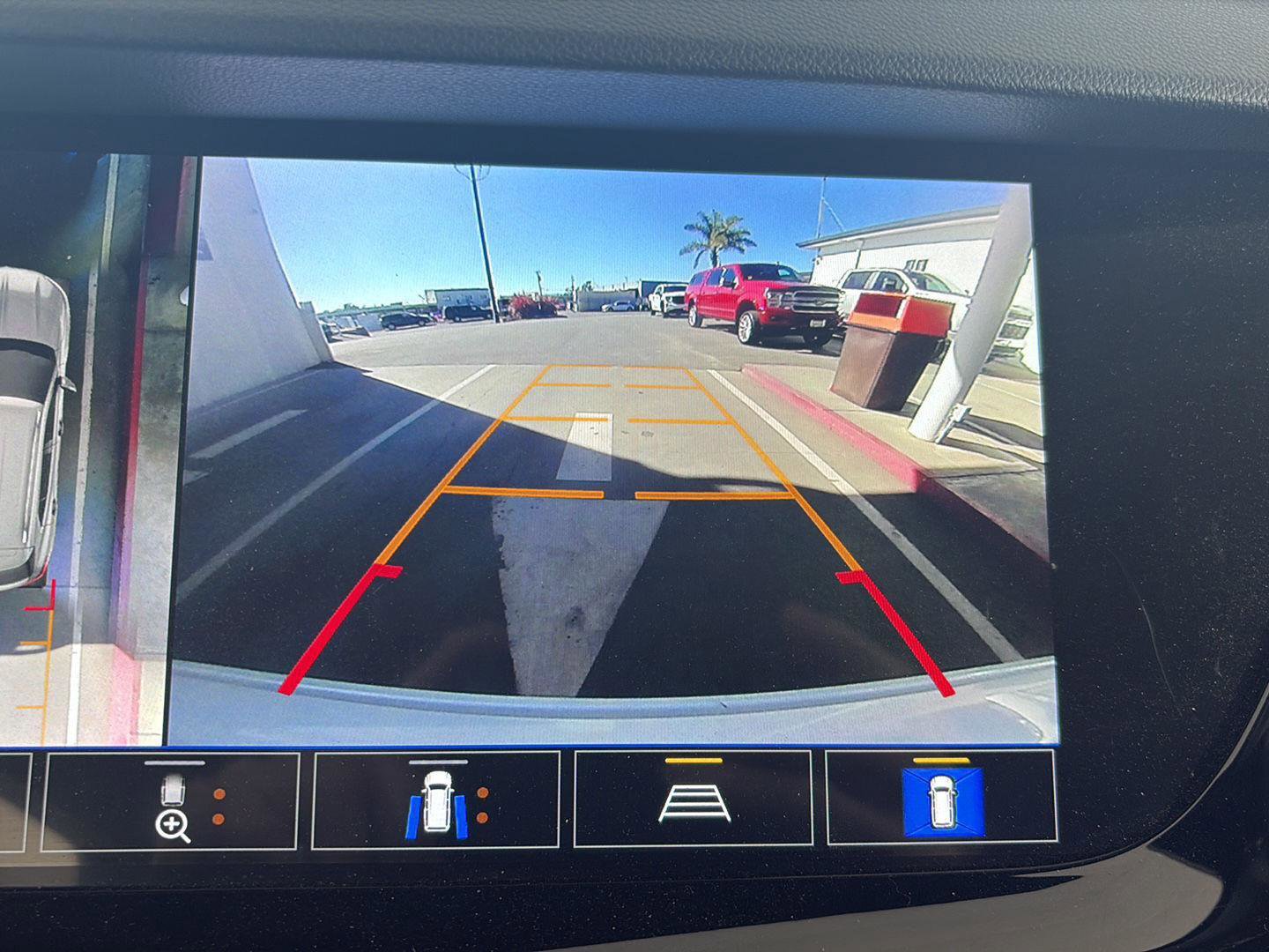 Used 2023 Buick Envision Avenir image 28