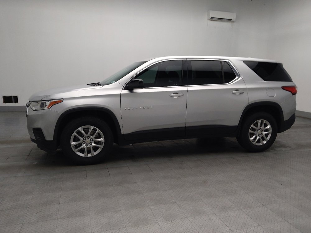 Used 2021 Chevrolet Traverse LS FWD image 2