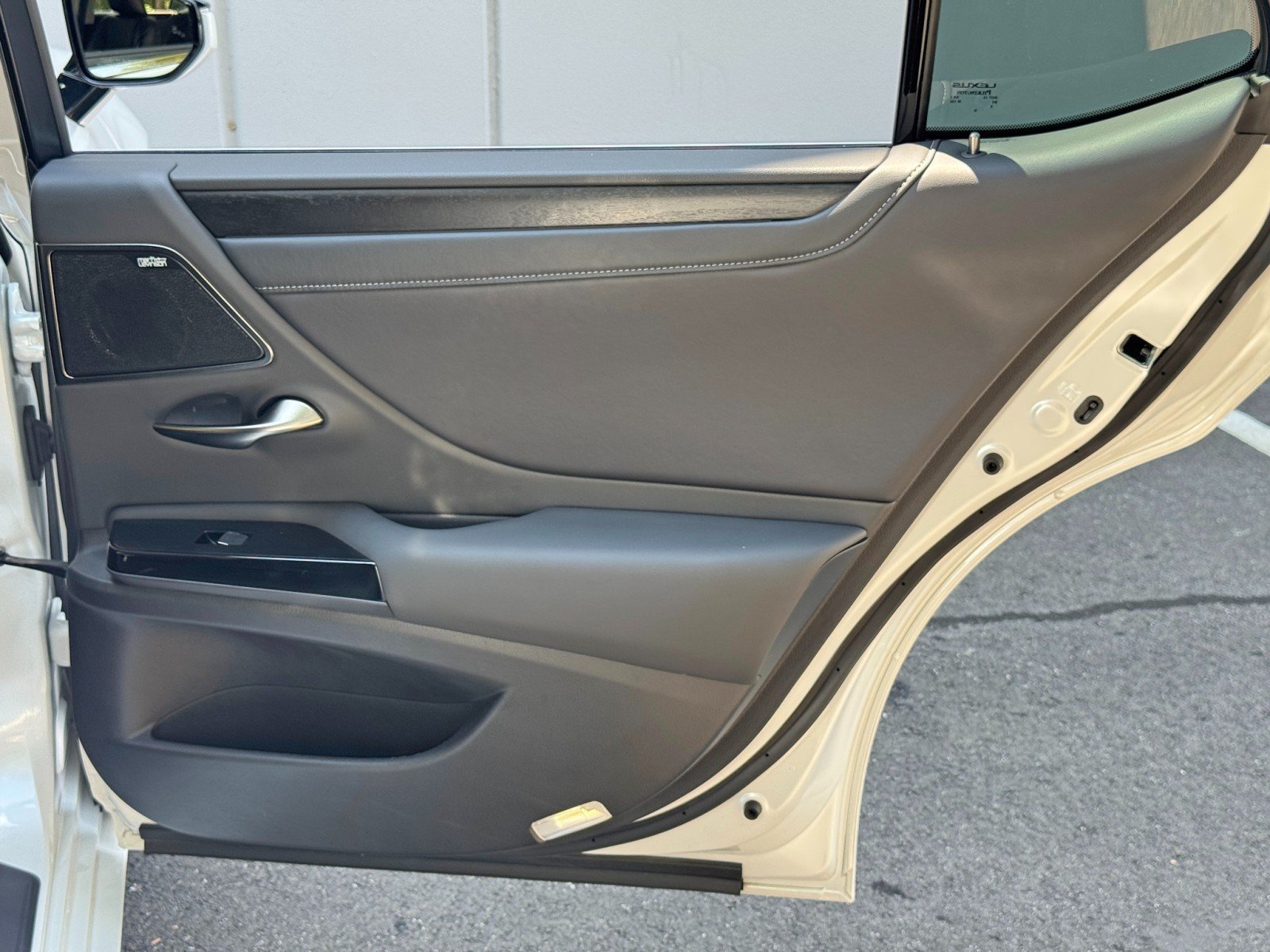 Used 2024 Lexus ES 300h w/ Accessory Package (Z2) FWD image 49