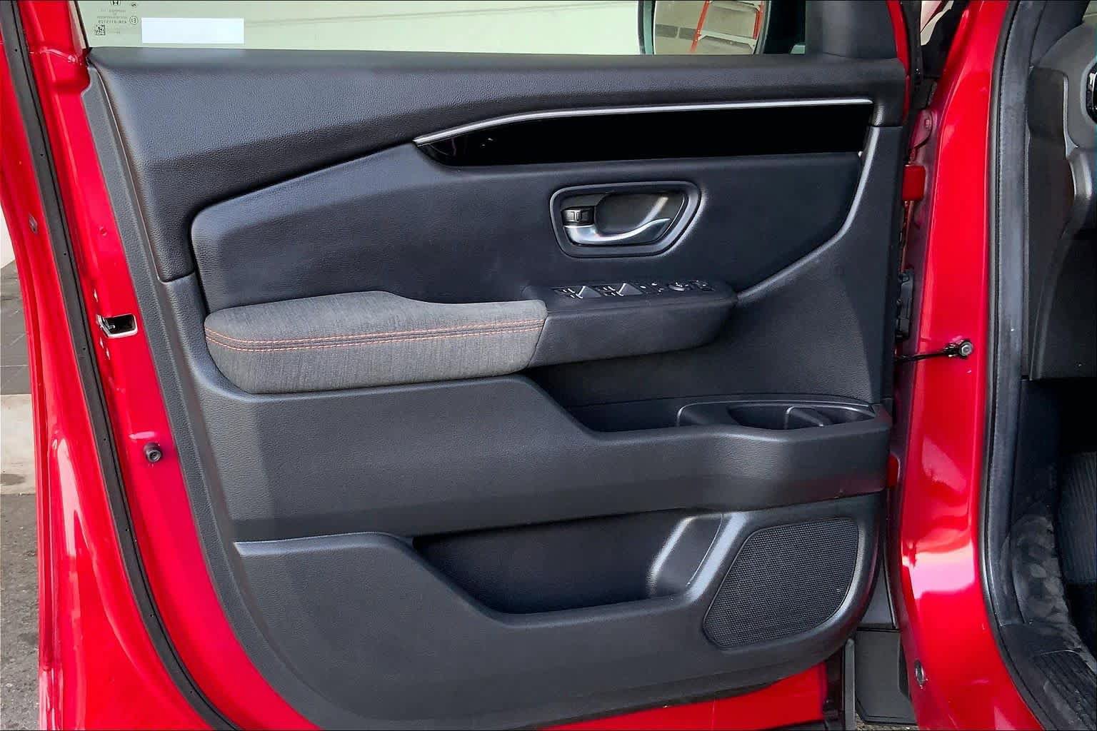 Used 2024 Honda Pilot Sport image 22