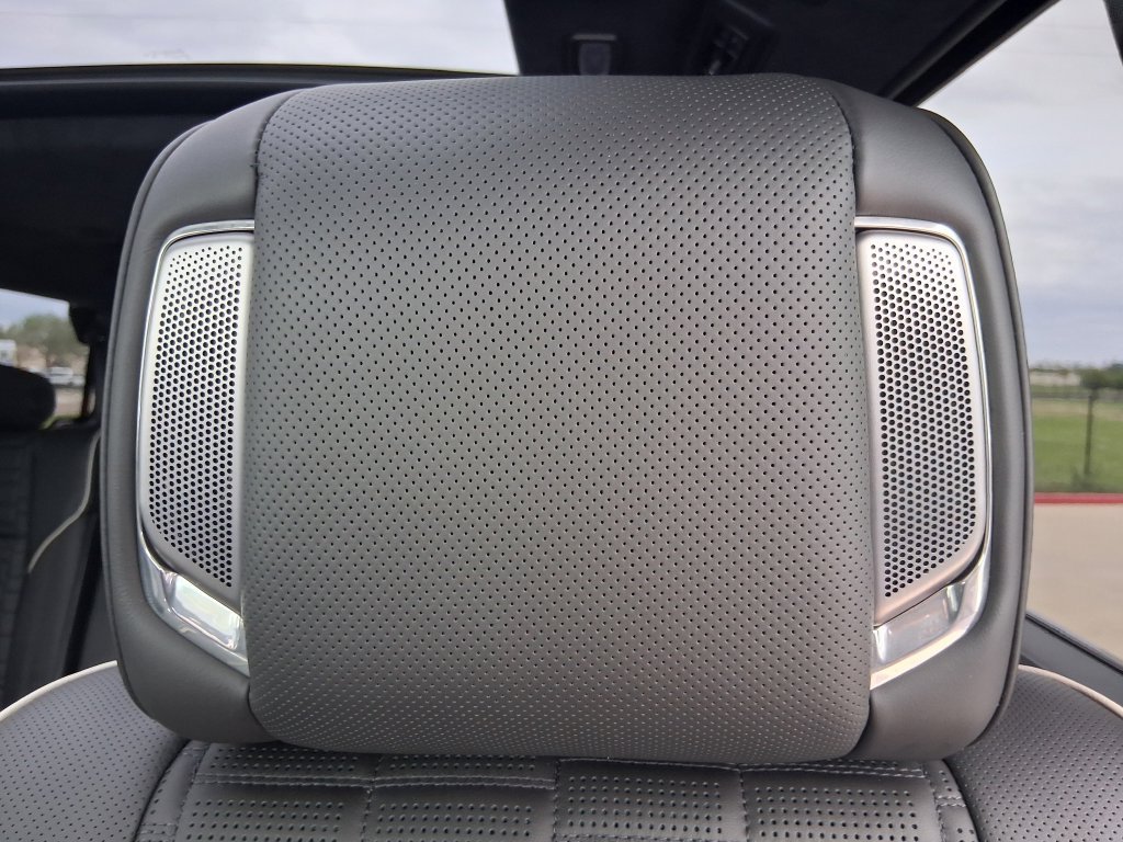 Used 2025 Cadillac Escalade Sport Platinum AWD/4WD image 21