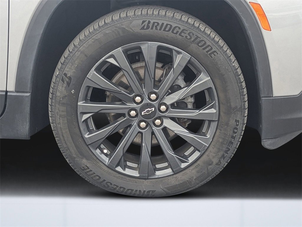 Used 2023 Chevrolet Traverse RS image 10