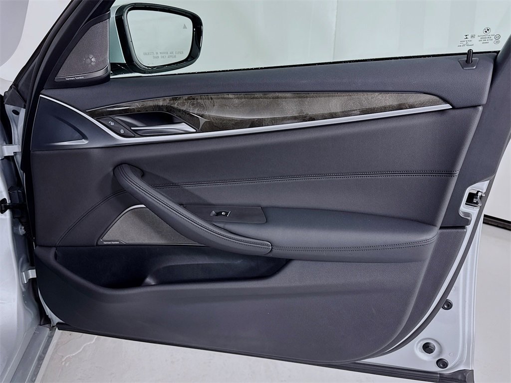 Used 2020 BMW 530i xDrive w/ Executive Package image 26