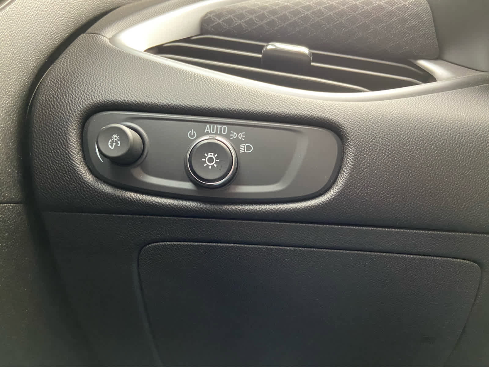 Used 2024 Chevrolet Malibu LT image 33