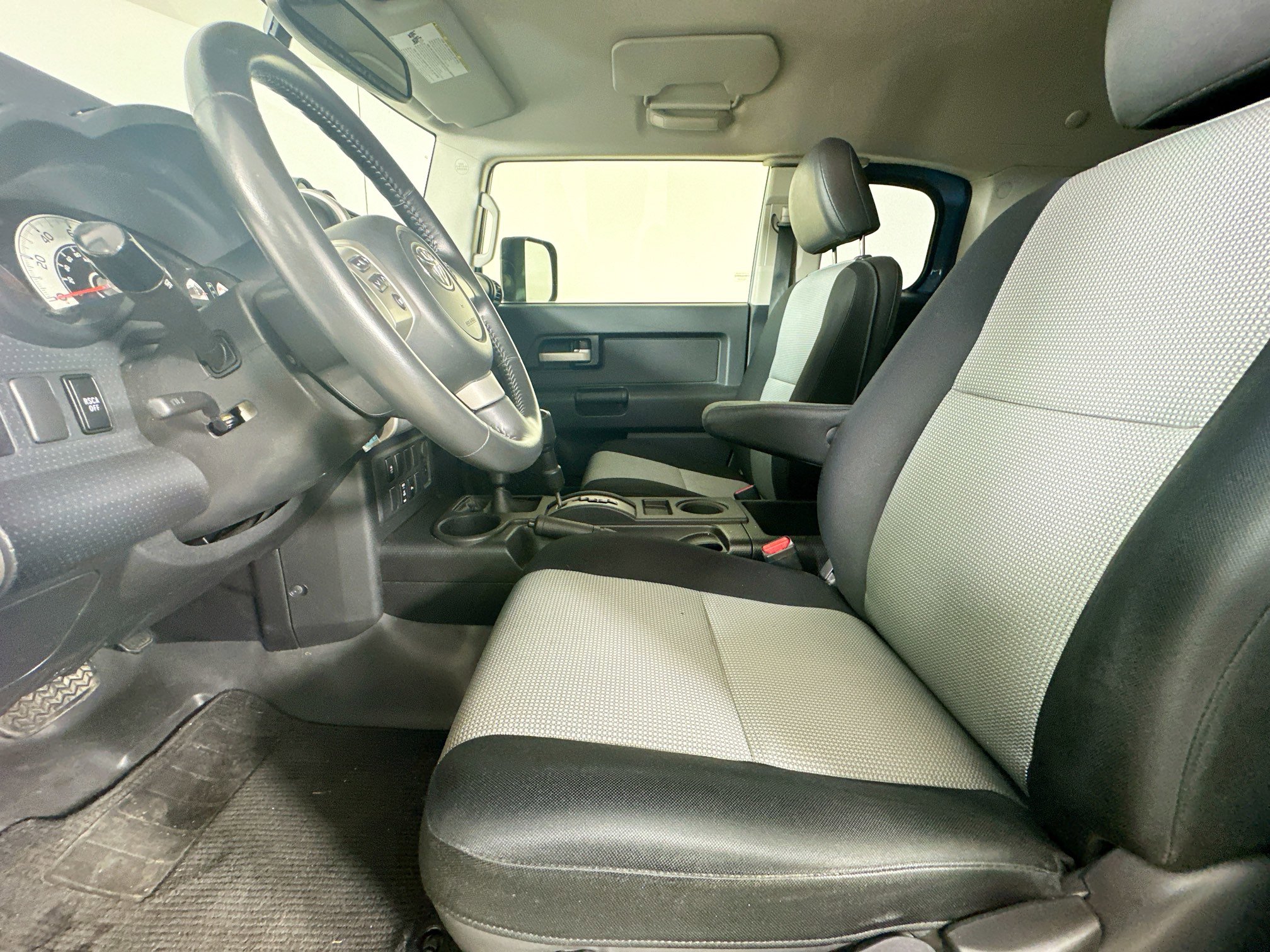 Used 2014 Toyota FJ Cruiser 4WD w/ Trail Teams Ultimate Edition image 28