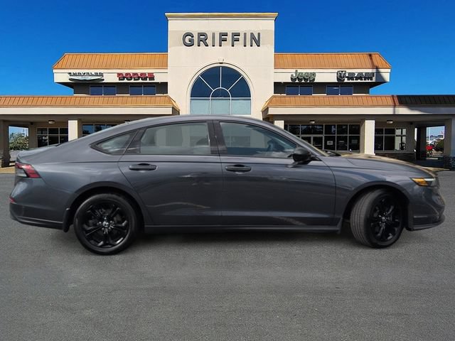 Used 2025 Honda Accord SE image 2