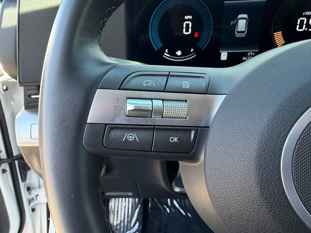 Used 2025 Hyundai Kona SEL image 24