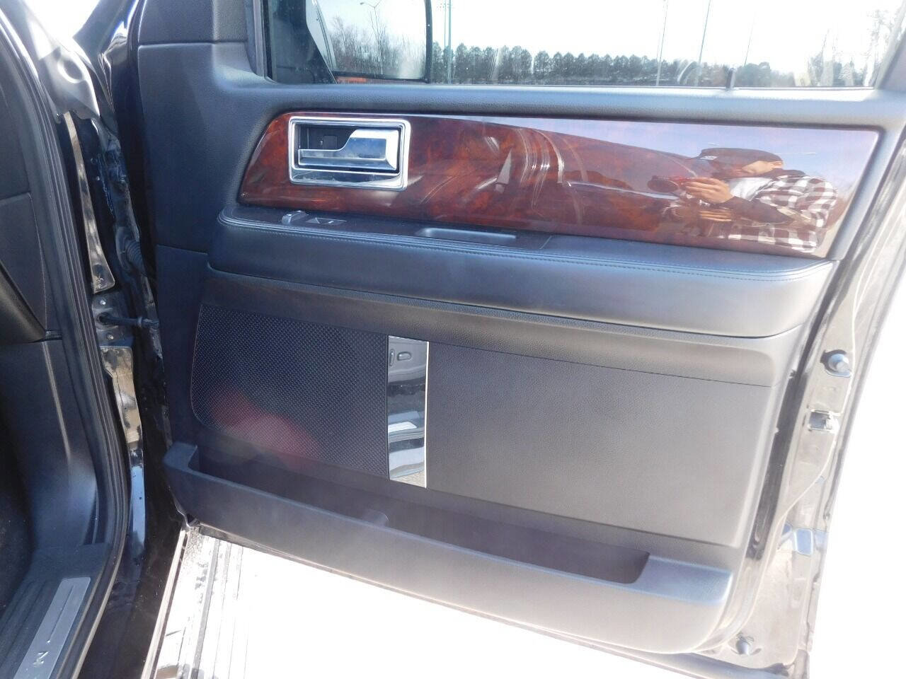 Used 2017 Lincoln Navigator L Select AWD/4WD image 22