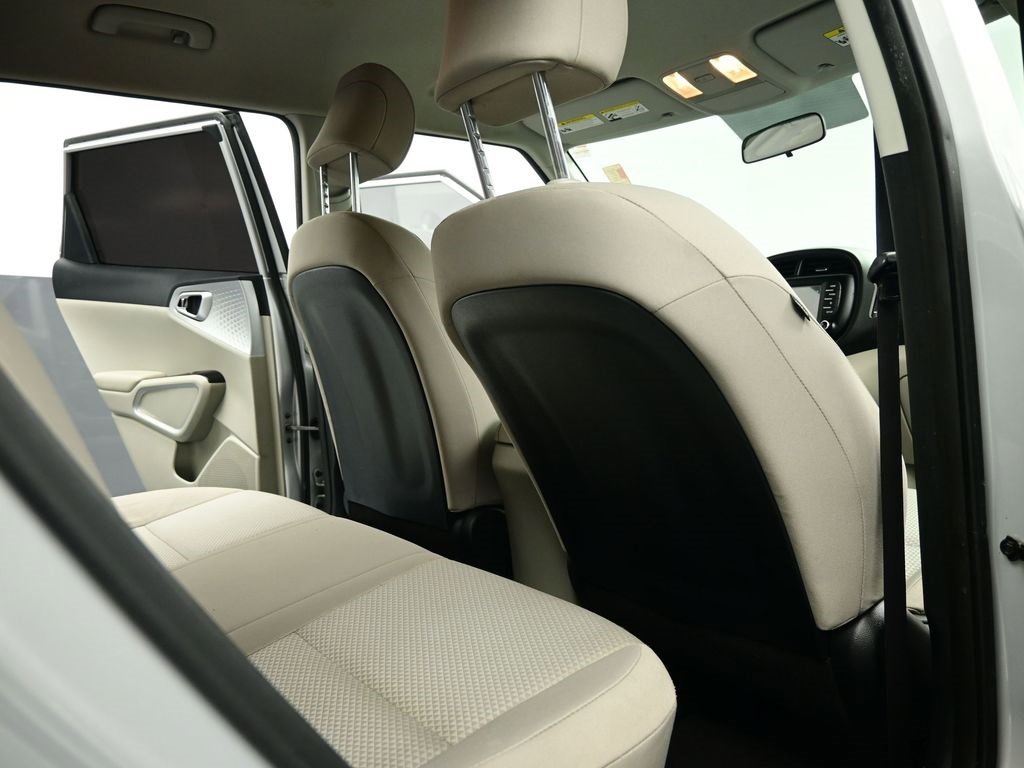 Used 2020 Kia Soul LX image 30