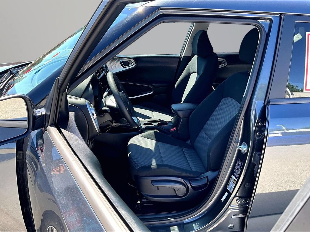 Used 2023 Kia Soul LX w/ Option Group 015 FWD image 26