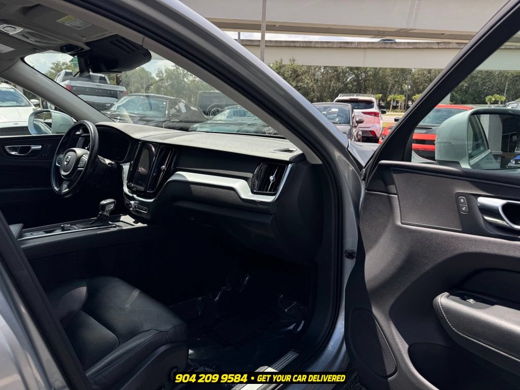 Used 2018 Volvo XC60 T6 Momentum w/ Vision Package AWD/4WD image 34