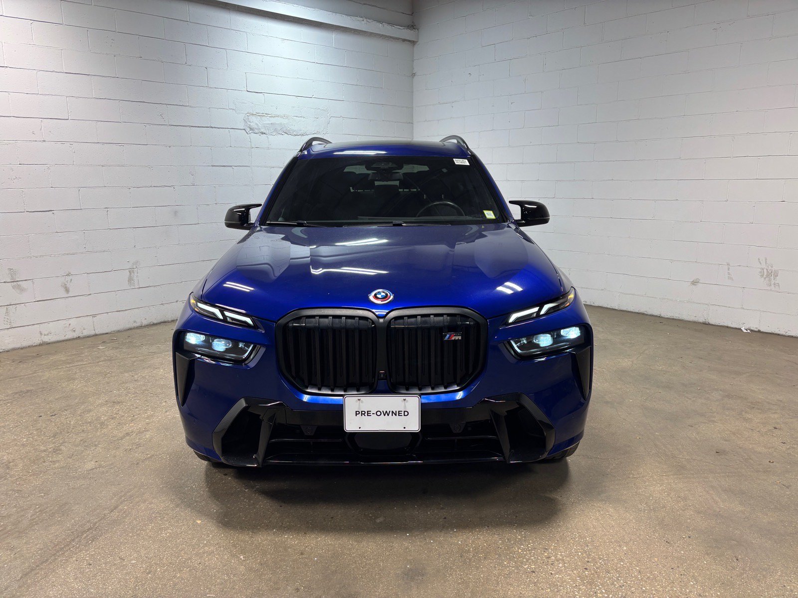 Used 2023 BMW X7 M60i w/ Executive Package AWD/4WD image 3