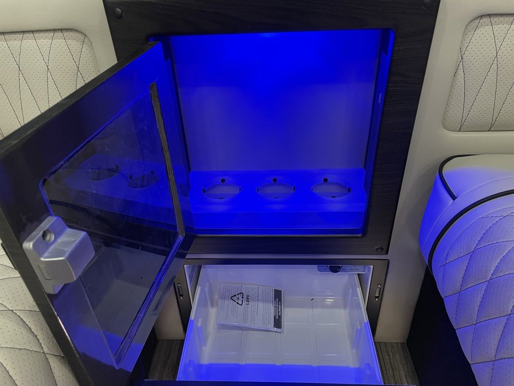 Used 2024 Mercedes-Benz Sprinter 3500 image 43