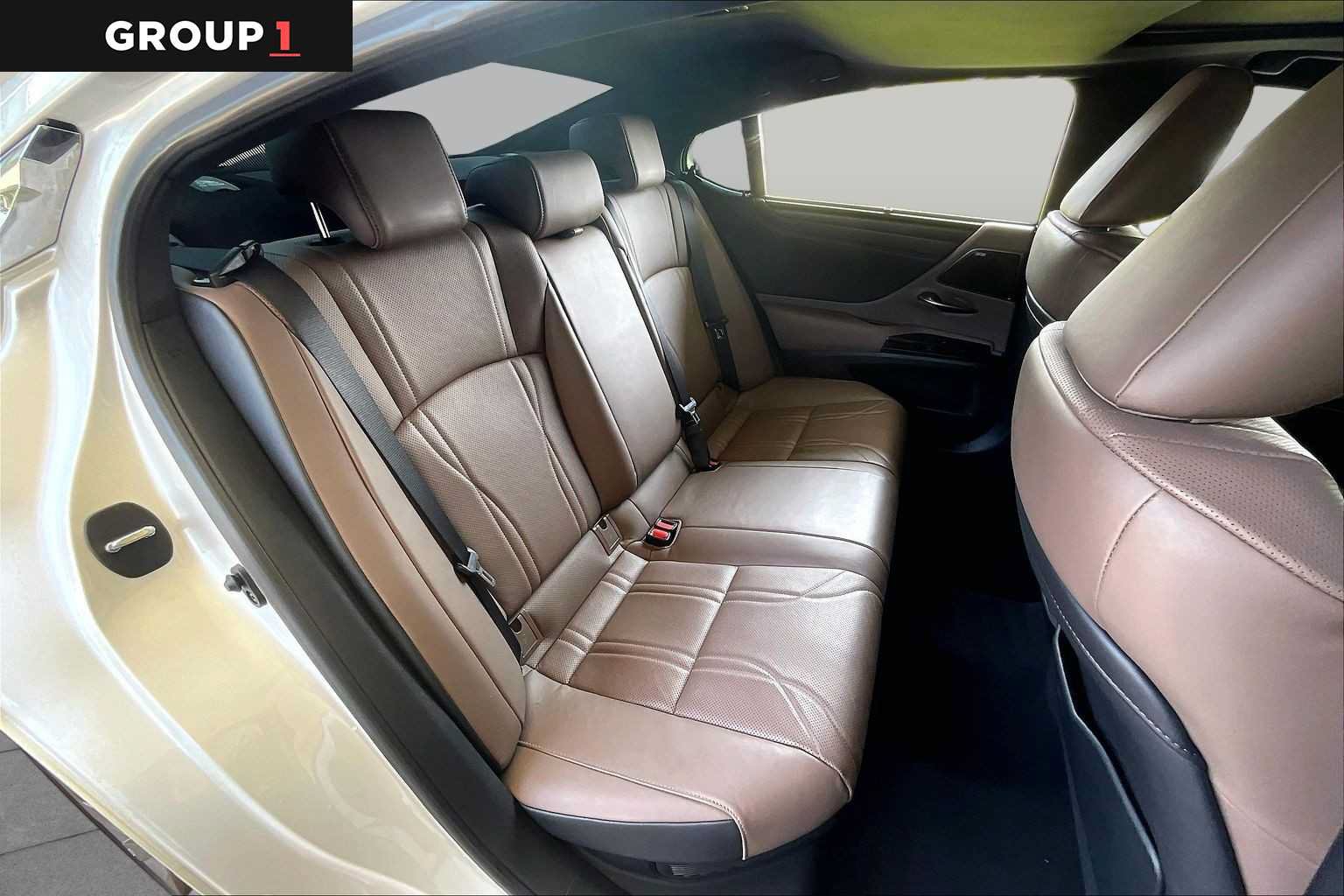 Certified 2024 Lexus ES 300h Ultra Luxury w/ Accessory Package (Z2) FWD image 17