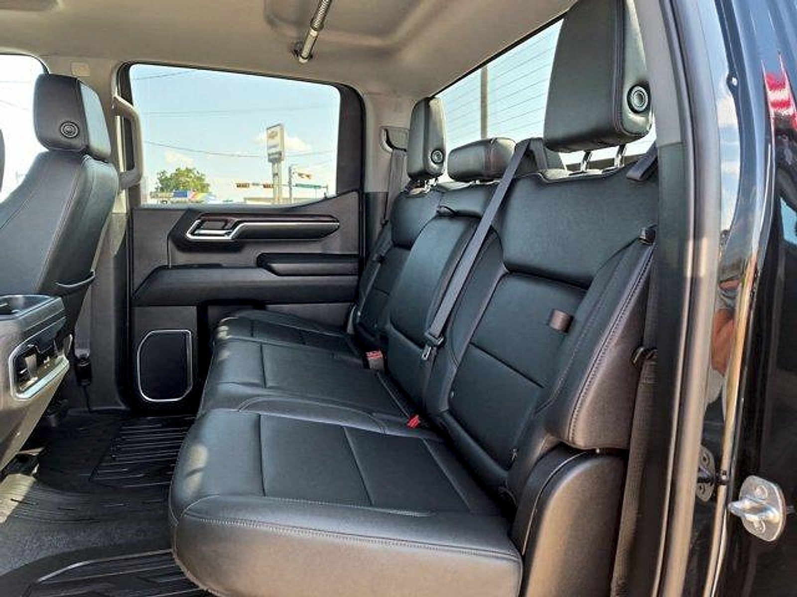 Used 2023 GMC Sierra 1500 SLT AWD/4WD image 24