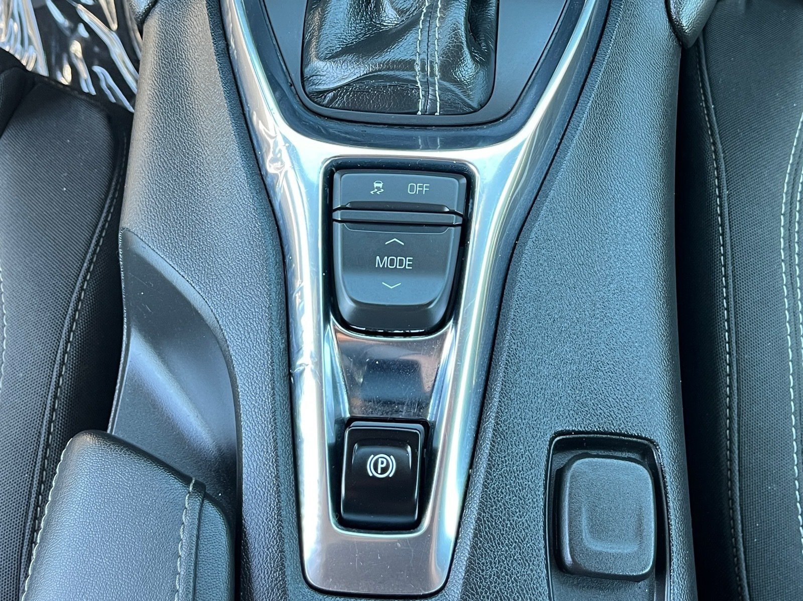 Used 2023 Chevrolet Camaro LT RWD image 27