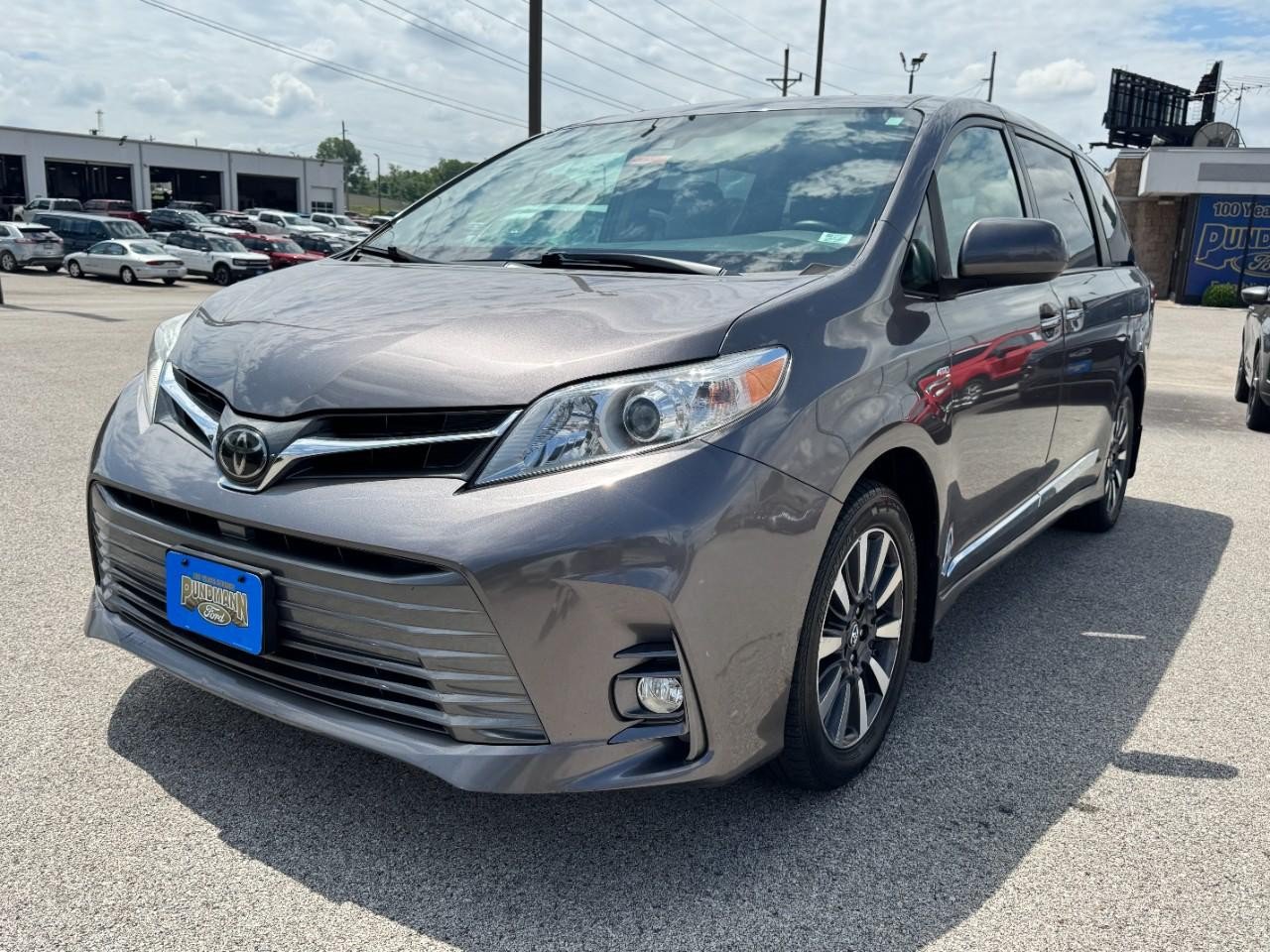Used 2018 Toyota Sienna XLE w/ Protection Package AWD/4WD image 8