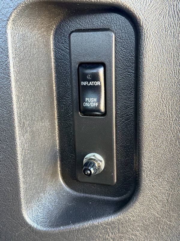 Used 2005 HUMMER H2 w/ Preferred Equipment Group image 24