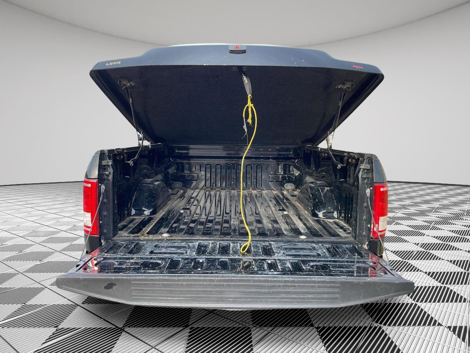 Used 2017 Ford F150 XLT w/ Equipment Group 301A Mid image 20