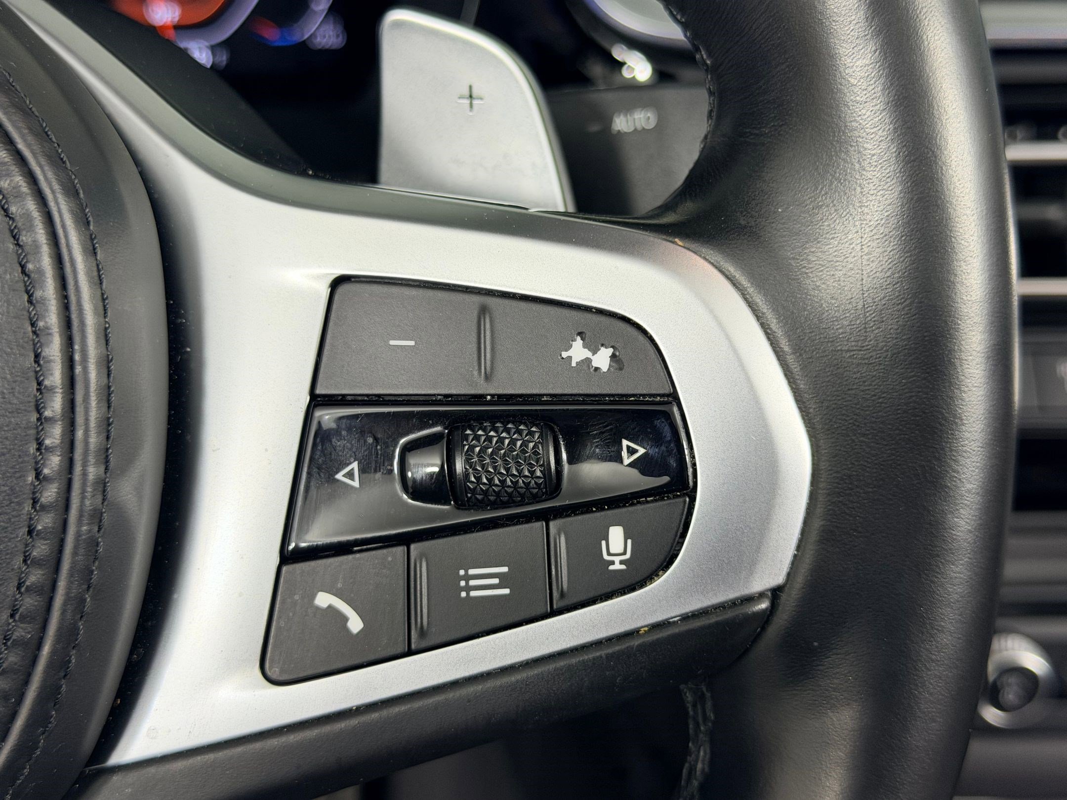 Certified 2022 BMW Z4 M40i w/ Premium Package image 25