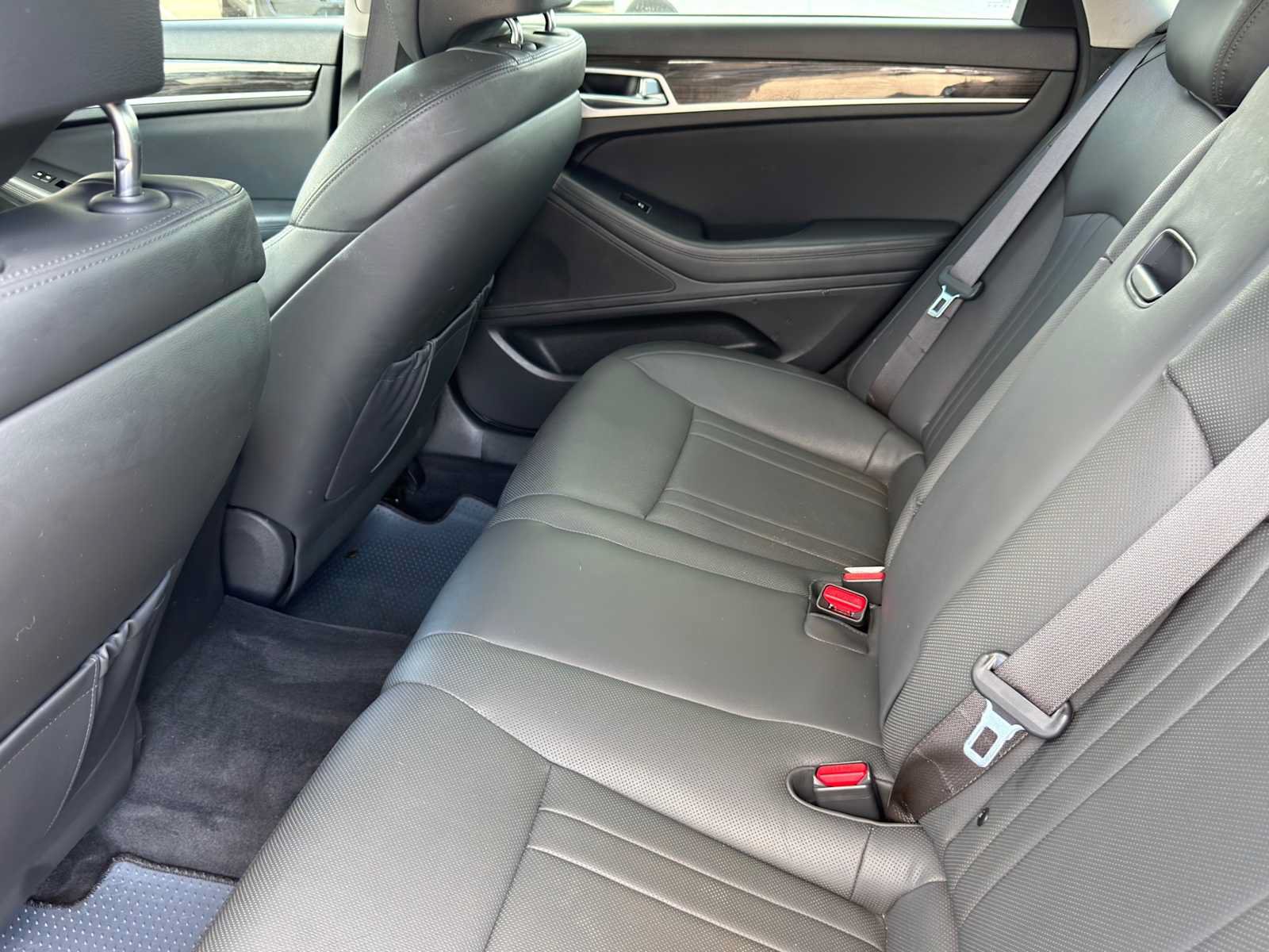 Used 2020 Genesis G80 3.8 RWD image 29