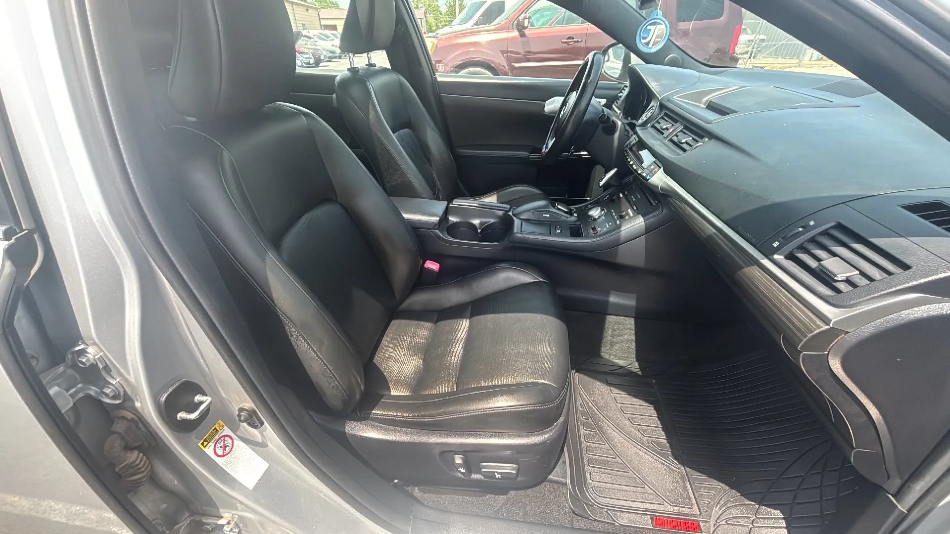 Used 2013 Lexus CT 200h w/ F Sport Pkg w/Nuluxe Trim FWD image 9