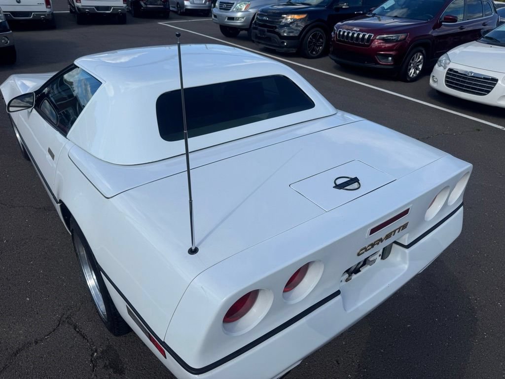 Used 1990 Chevrolet Corvette Convertible RWD image 12