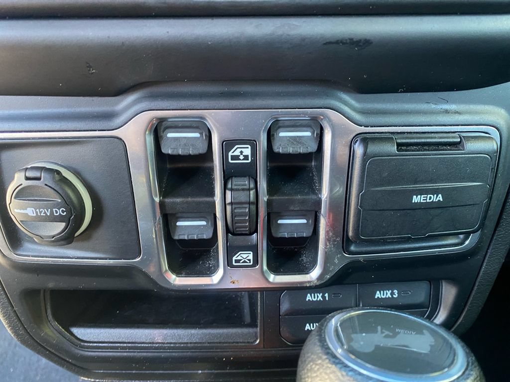 Used 2023 Jeep Wrangler Unlimited w/ Sun & Screen Package AWD/4WD image 21
