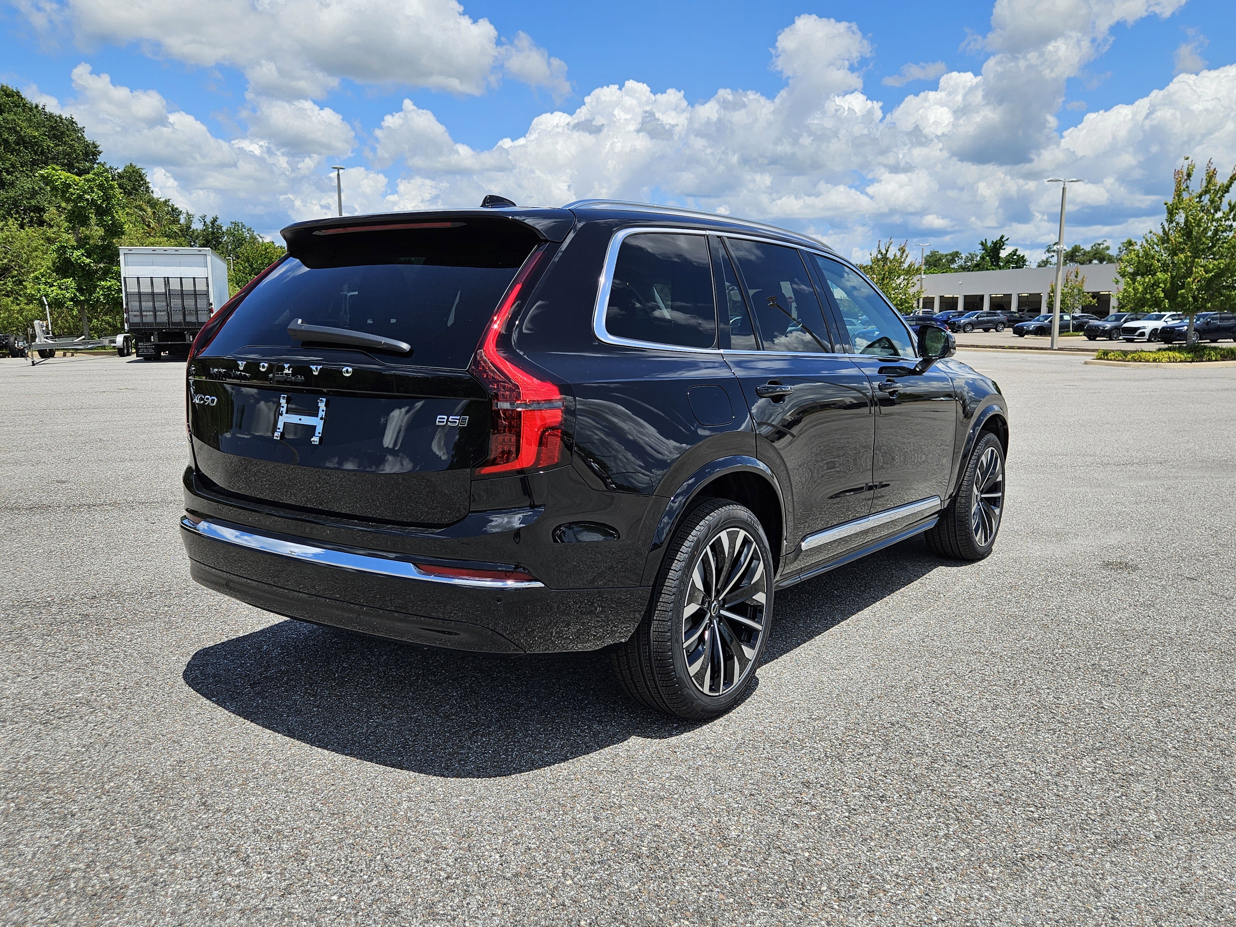New 2026 Volvo XC90 B5 Core w/ Protection Package image 7