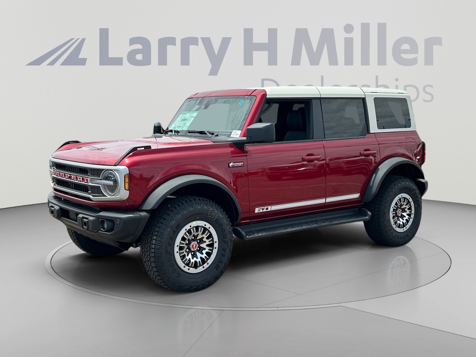 New 2026 Ford Bronco Outer Banks w/ Sasquatch Package AWD/4WD image 1