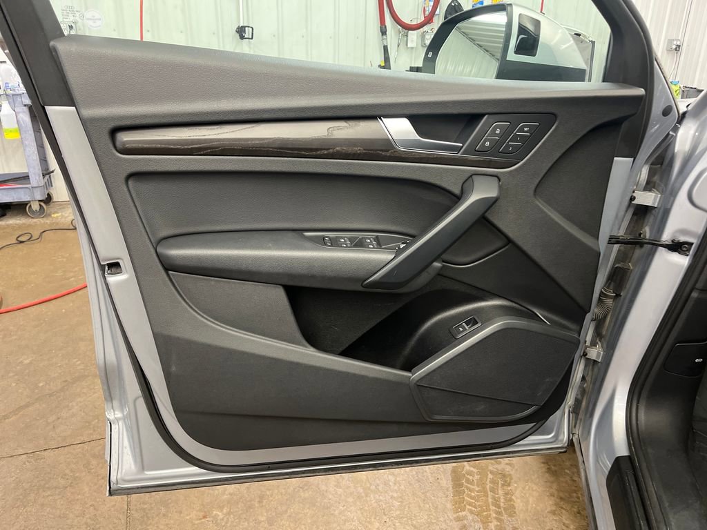 Used 2019 Audi Q5 2.0T Premium w/ Convenience Package image 13