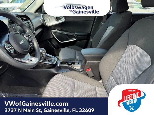 Used 2025 Kia Soul LX w/ LX Technology Package FWD image 18