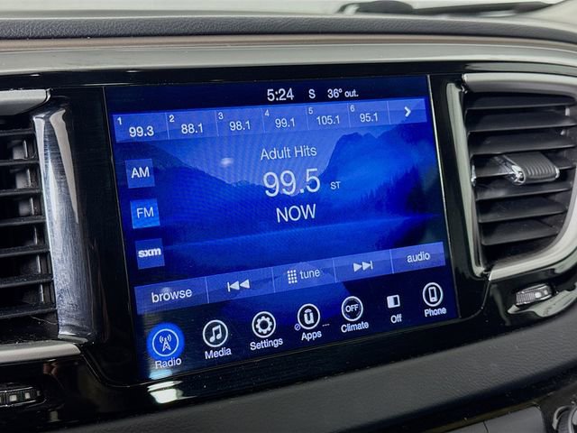 Used 2017 Chrysler Pacifica Touring image 15