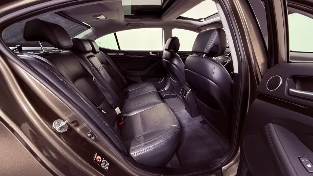 Used 2014 Kia Cadenza Premium w/ Technology Package FWD image 23