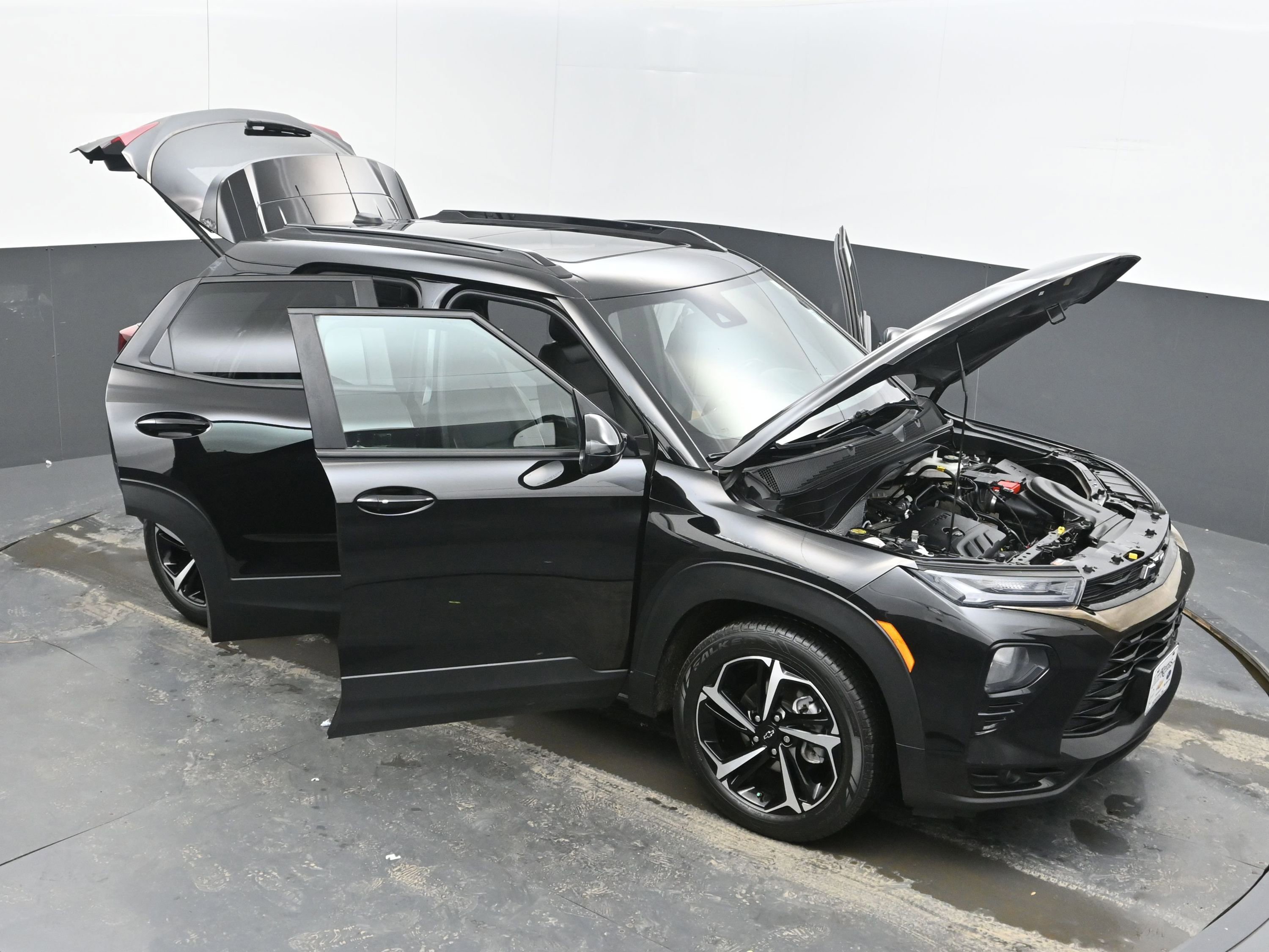 Used 2022 Chevrolet TrailBlazer RS w/ Sun and Liftgate Package image 34