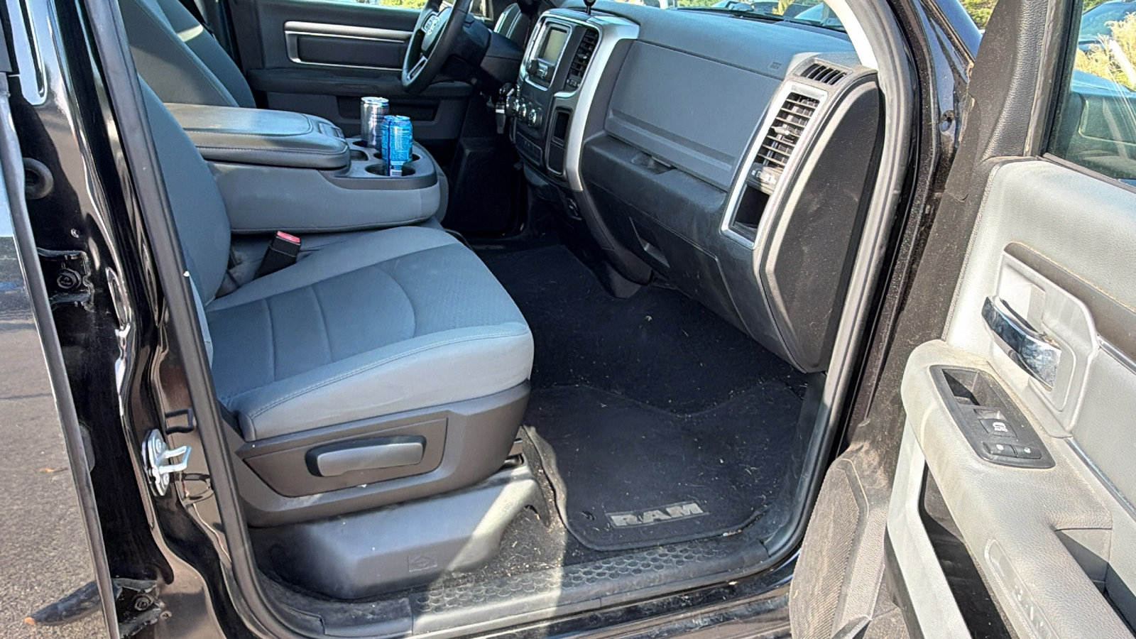 Used 2019 RAM 1500 Classic SLT RWD image 19