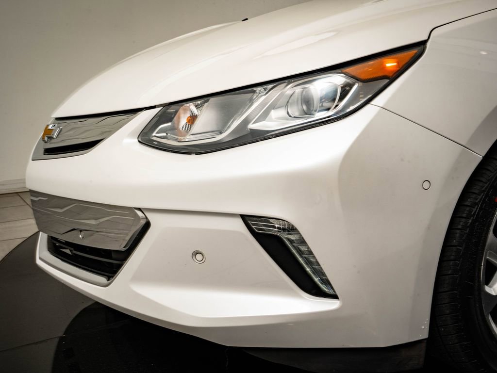 Used 2017 Chevrolet Volt Premier w/ Driver Confidence II Package FWD image 3