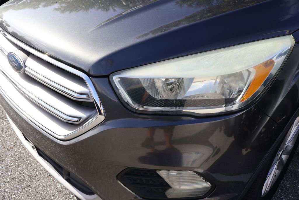 Used 2017 Ford Escape SE FWD image 3