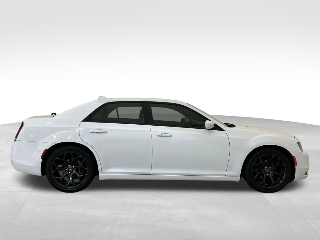 Used 2019 Chrysler 300 S image 7